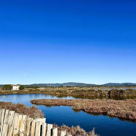 Hyevass Pour 4 Personnes Proche De La Des Salins Situe A Lejlighed Hyères