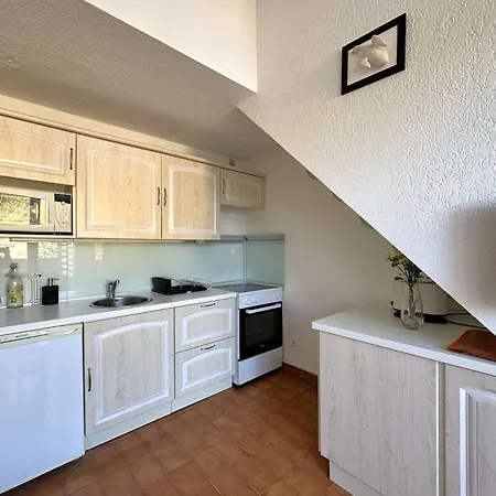 Apartment Hyevass Pour 4 Personnes Proche De La Des Salins Situe A *