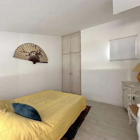 Hyevass Pour 4 Personnes Proche De La Des Salins Situe A Apartment