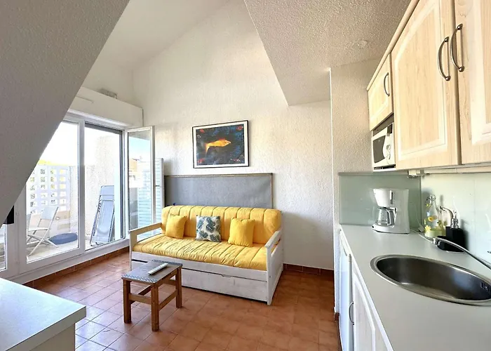 Hyevass Pour 4 Personnes Proche De La Des Salins Situe A *