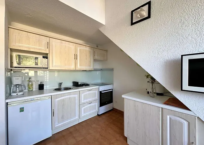 Апартаменти Hyevass Pour 4 Personnes Proche De La Des Salins Situe A *