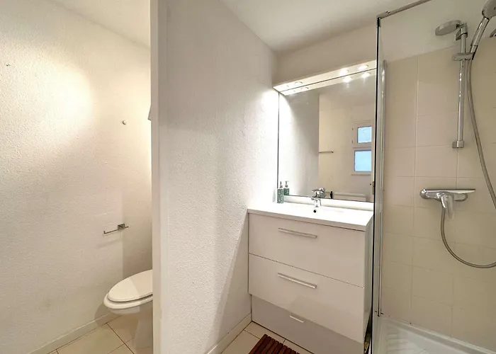 Апартаменти Hyevass Pour 4 Personnes Proche De La Des Salins Situe A Єр