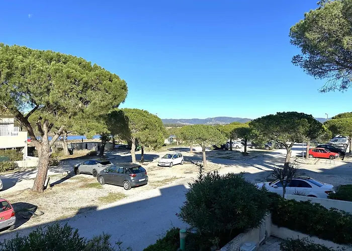 Hyevass Pour 4 Personnes Proche De La Des Salins Situe A *