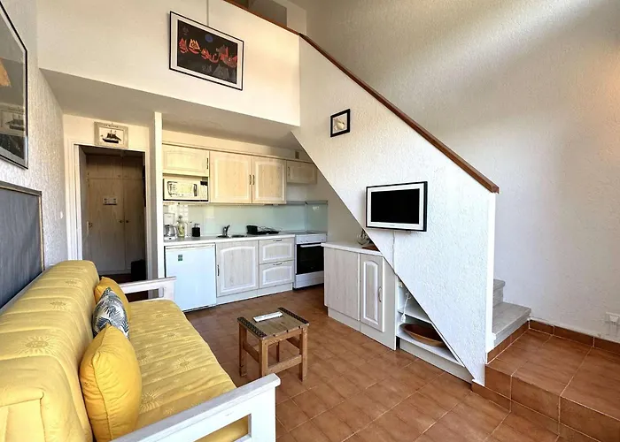 Hyevass Pour 4 Personnes Proche De La Des Salins Situe A