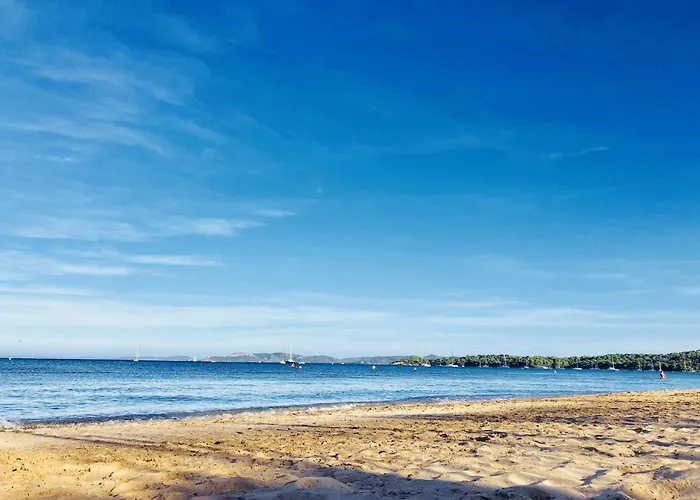 Hyevass Pour 4 Personnes Proche De La Des Salins Situe A *